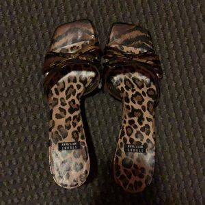 Stuart weitztman cute leopard heels probably size 6 (9in in lenght)